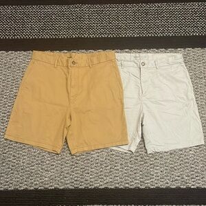 Old Navy Chino Shorts (2) Slim Built-in Flex Men’s Sz 36 Preppy Classic Academia